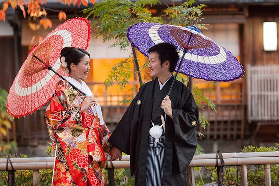 Exploring the Contrasts Between Traditional and Modern Kimonos